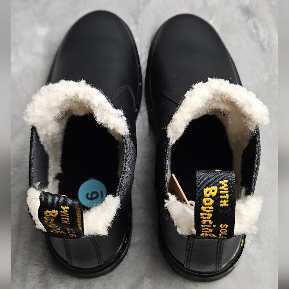 Dr. Martens Chelsea Boots Faux Fur Lined Black Leather Women’s Size 6
